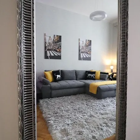 Nehru Part River Side Danube Apartamento